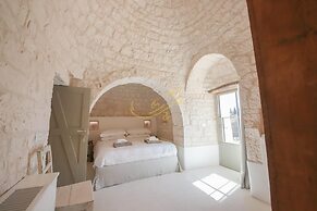 TD I Coni di Pinur Trulli With Scenic Valley View