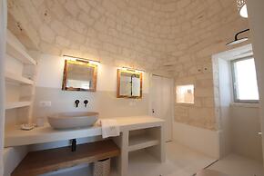 TD I Coni di Pinur Trulli With Scenic Valley View