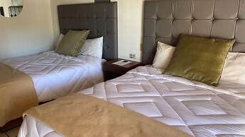 HOTEL CUATRO CAMINOS