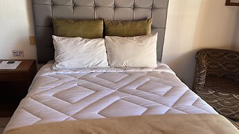 HOTEL CUATRO CAMINOS