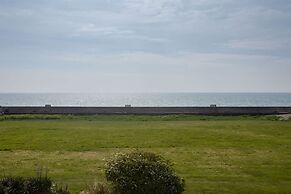 Bright Modern Selsey Seafront Home