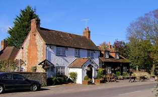 Cosy Cottage in Beautiful South Downs Walk 2 Pub