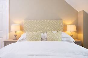 Cosy Cottage in Beautiful South Downs Walk 2 Pub