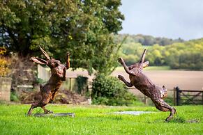 Charming Cottage for 10 in Heart of South Downs