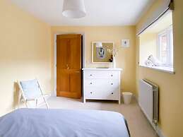 Charming Cottage for 10 in Heart of South Downs