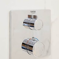 Panoramic sea Views in Beachfront apt w Balcony