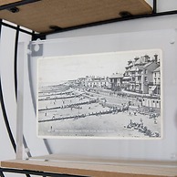 Panoramic sea Views in Beachfront apt w Balcony