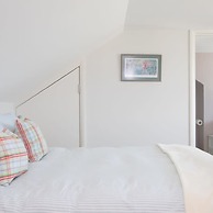 Seaside Detached 4bd Home nr Shops Parking Garden