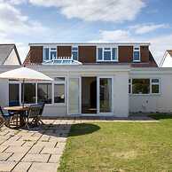 Seaside Detached 4bd Home nr Shops Parking Garden