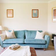 Seaside Detached 4bd Home nr Shops Parking Garden