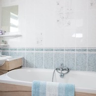 Seaside Detached 4bd Home nr Shops Parking Garden