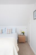 Seaside Detached 4bd Home nr Shops Parking Garden