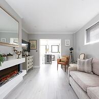 Seaside Serenity 3-bed Deck Garden Near Shore