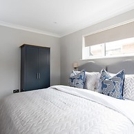 Seaside Serenity 3-bed Deck Garden Near Shore