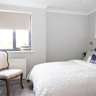 Seaside Serenity 3-bed Deck Garden Near Shore