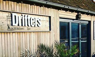 Seaside Serenity 3-bed Deck Garden Near Shore