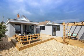 Seaside Serenity 3-bed Deck Garden Near Shore