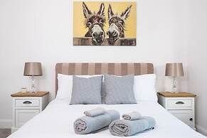 Spacious House for 10 With Hot Tub Nr Beach