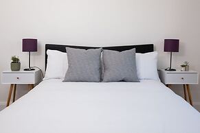 Spacious House for 10 With Hot Tub Nr Beach