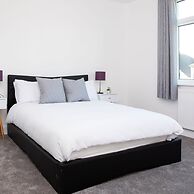 Spacious House for 10 With Hot Tub Nr Beach