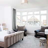 Spacious House for 10 With Hot Tub Nr Beach