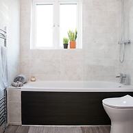 Spacious House for 10 With Hot Tub Nr Beach