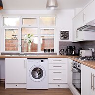 Spacious House for 10 With Hot Tub Nr Beach