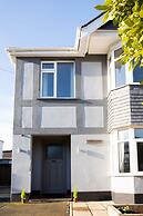 Spacious House for 10 With Hot Tub Nr Beach