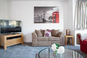 Spacious House for 10 With Hot Tub Nr Beach