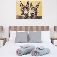 Spacious House for 10 With Hot Tub Nr Beach