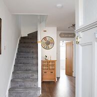 Spacious House for 10 With Hot Tub Nr Beach