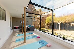 Luxury Seafront Family Home - Indoor Pool