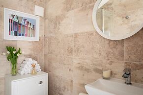 Luxury Seafront Family Home - Indoor Pool