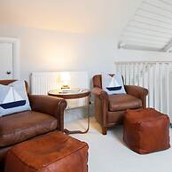 Superior House for 6 Near Beach w Parking Garden