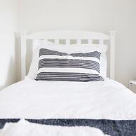 Superior House for 6 Near Beach w Parking Garden