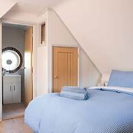 Stylish Cosy Annexe in Pretty Sailing Village