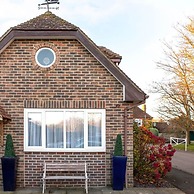 Stylish Cosy Annexe in Pretty Sailing Village