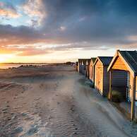 Stylish Cosy Annexe in Pretty Sailing Village