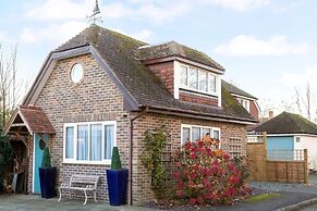 Stylish Cosy Annexe in Pretty Sailing Village
