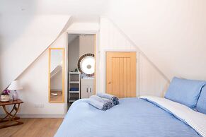Stylish Cosy Annexe in Pretty Sailing Village