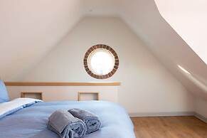 Stylish Cosy Annexe in Pretty Sailing Village