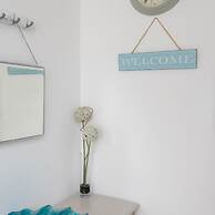 Stunning Beachfront Apt w Balcony Sea Views