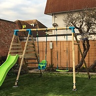 Stunning Beachfront Apt w Balcony Sea Views