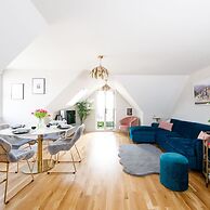 Luxury Penthouse Super King Bed 5 min to Beach