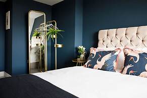 Luxury Penthouse Super King Bed 5 min to Beach