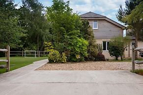 Lux Countryside Haven Mins to Beach Garden