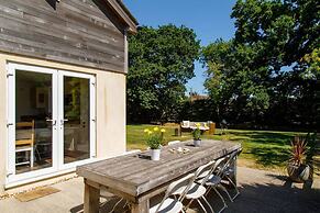 Lux Countryside Haven Mins to Beach Garden