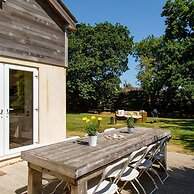 Lux Countryside Haven Mins to Beach Garden