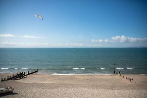 Beachfront Apartment With Panoramic Sea Views
