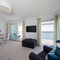 Beachfront Apartment With Panoramic Sea Views